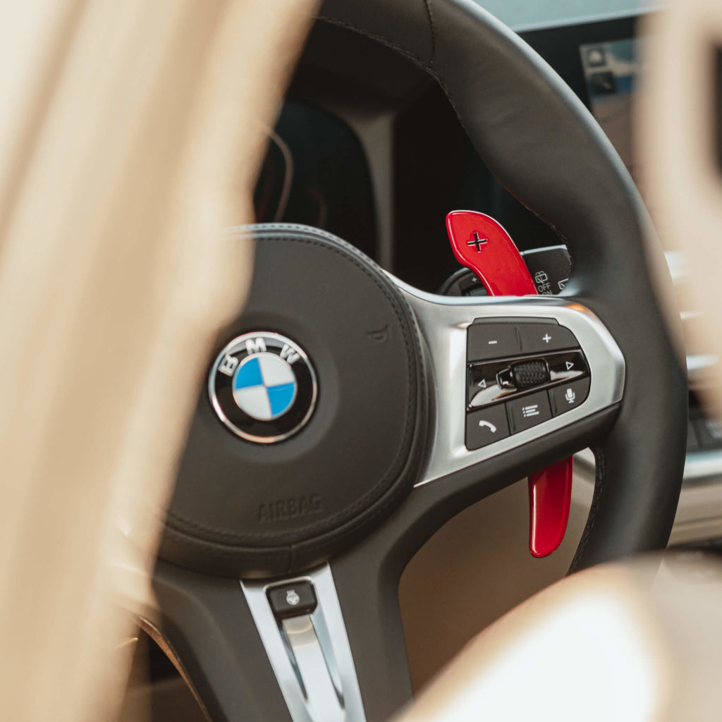 PaddleShifterz-BMW-G-series-paddle-shifters-gloss-red-closeup-shot-G20-G21-G30-G31-G32-G80-G81-G82-F90-F44-F40-2-2