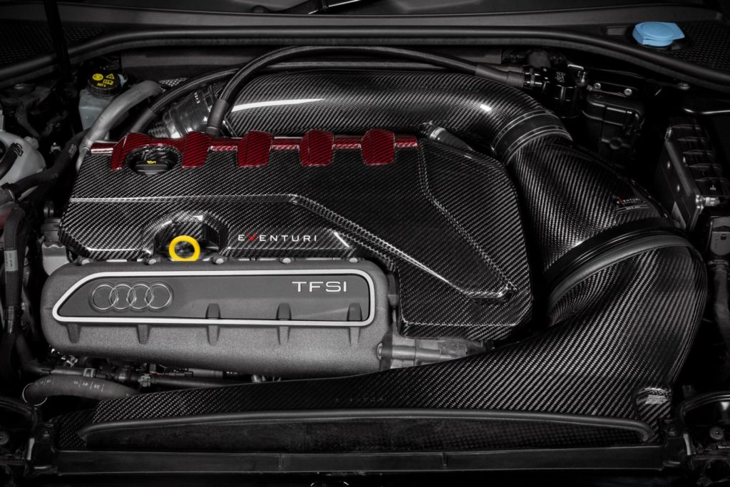 RS3_engine_cover_2_47238_2048x1365