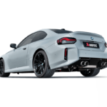 Akrapovic SLIPON TITAN Abgasanlage passend für BMW M2 G87 ( inkl. Carbon Endrohre Ihrer Wahl )