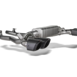 AKRAPOVIC SLIPON Titan Abgasanlage passend für BMW M5 G90 + G99 Touring mit OPF ab 2025 + Carbon Endrohre
